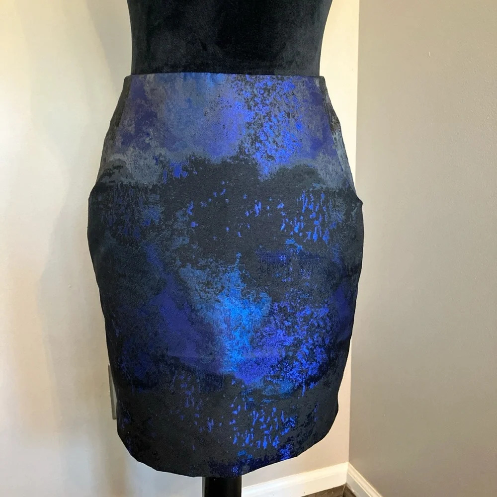 NWT H&M size 4‎ black and blue satin mini skirt.